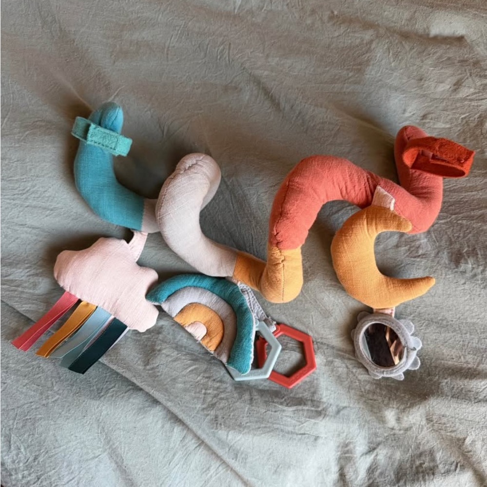 Itzy ritzy car seat toy